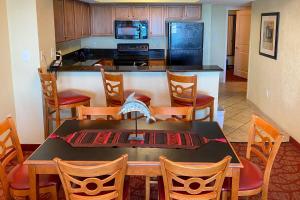 A kitchen or kitchenette at Beachfront Condo in Myrtle Beach with Pool Access