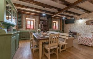 Posedenie v ubytovaní Villa Calandra
