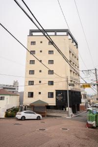 Gallery image of Jeju Seomun Residence Hotel in Jeju
