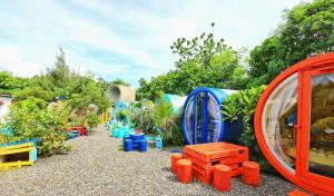 Children's play area sa 與大自然融合的包棟小屋