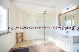 Kúpeľňa v ubytovaní Luxury Villa Ivana