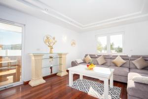 Posedenie v ubytovaní Luxury Villa Ivana