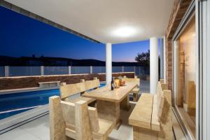 Bazén v ubytovaní Luxury Villa Ivana alebo v jeho blízkosti