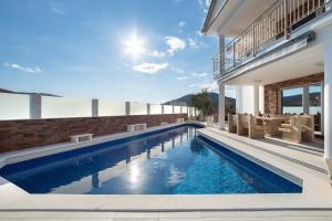 Bazén v ubytovaní Luxury Villa Ivana alebo v jeho blízkosti