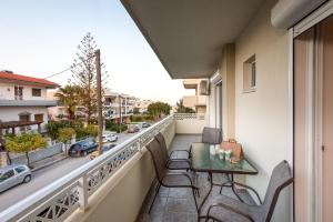 A balcony or terrace at Bon Bonheur apartments