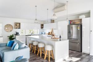 Köök või kööginurk majutusasutuses Ryze N Shine - Dunsborough