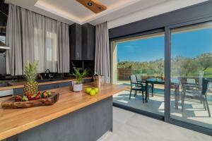 Fotografie z fotogalerie ubytování Azor Luxury Villa II v destinaci Zakynthos Town