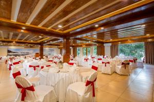 Restaurace v ubytování The Orchard Retreat & Spa + 37 fotografií