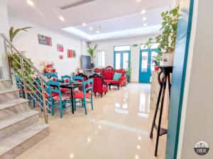 Istumisnurk majutusasutuses Evolve Coliving Guesthouse