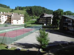 Instalaciones para jugar a tenis o squash en Appartement Duplex 4 pers à Gresse-en-Vercors o alrededores