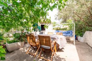 Vonkajšia záhrada v ubytovaní Apartments Zdena