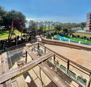 Bazén v ubytování Oropesa del mar - Acapulco IV - 2º REF 022 nebo v jeho okolí
