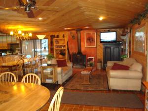 The lounge or bar area at Bristlecone Lodge