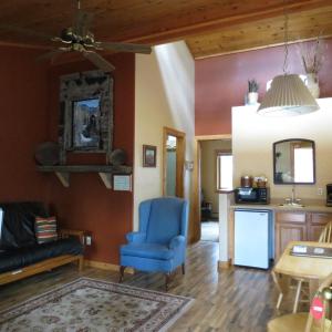 Gallery image of Bristlecone Lodge in Woodland Park