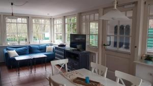 Μια τηλεόραση ή/και κέντρο ψυχαγωγίας στο Ferienhaus Astrid Lindgren