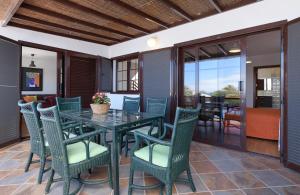 Kuvagallerian kuva majoituspaikasta Stunning 4-Bed Villa in Playa Blanca, joka sijaitsee kohteessa Playa Blanca