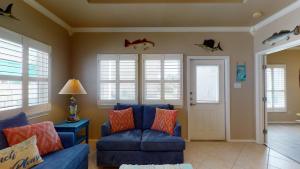 Gallery image of SFH201 Newly Renovated Ground Floor Townhome, Shared Pool, Near Beach in Port Aransas