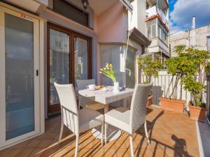 A balcony or terrace at Il Tulipano - Appartamento al centro di Vico Equense