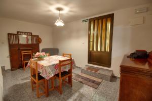 Posedenie v ubytovaní Casa Rural El Hidalgo Valdecolmenas de Arriba