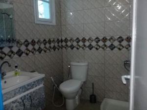 Dar Essadeg tesisinde bir banyo