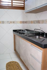 A cozinha ou cozinha compacta de Acoara Beco Doce