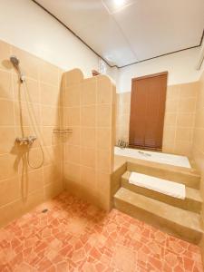 Ein Badezimmer in der Unterkunft Khanom Sea Beach Resort