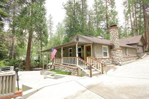 Gallery image of Campos Lake House in Bass Lake