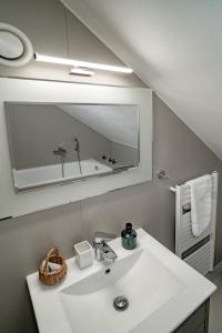 Koupelna v ubytování Hotel Smrž