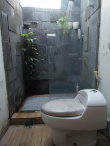 A bathroom at Suburdi Guest House