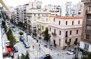 Foto dalla galleria di MELMA PROPERTIES-AMAZONE-premium apartment in Piraeus center a Pireo