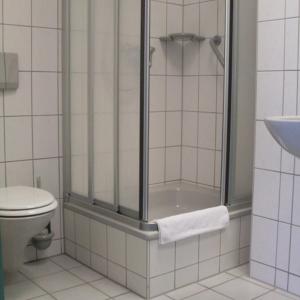 Kamar mandi di Businesshotel & Appartements Stuttgart-Vaihingen