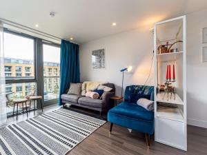 Pass the Keys Bright modern spacious 2BR 2bath near canal, Angel