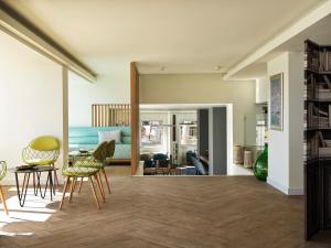 Posezení v ubytování NLH Mati Seafront - Neighborhood Lifestyle Hotels