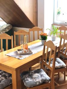 Posezení v ubytování Apartmán U Tří smrků