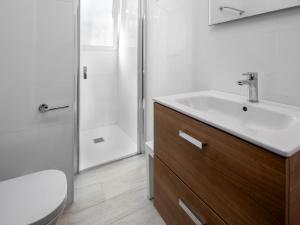 Koupelna v ubytování Holiday Home Cala Vista by Interhome