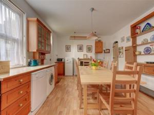 A cozinha ou cozinha compacta de Holiday Home Shutler by Interhome