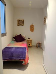 Posteľ alebo postele v izbe v ubytovaní Ocean Rest Canteras Beach & Parking