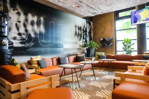 Setustofa eða bar á ibis Paris Porte de Clichy Centre