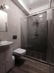 ห้องน้ำของ POKOJE GOŚCINNE AZALIOWA 34 Mielno