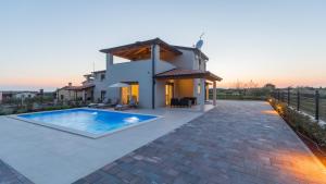 Bazén v ubytování Villa Alcove with breathtaking Sea View and Private Pool nebo v jeho okolí