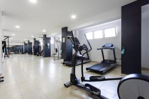 Fitness centrum a/nebo fitness zařízení v ubytování Home2Book Charming Apartment in Bajamar