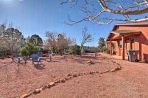 Gestir sem dvelja á Fire Pit, Near Hiking Trails Sedona Retreat!