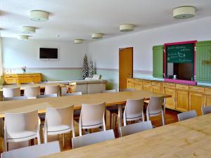 Televízia a/alebo spoločenská miestnosť v ubytovaní Holiday Home Runnimoos-1 by Interhome + 20 fotografií