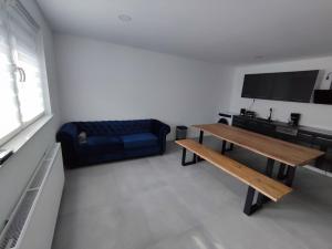 Ein Sitzbereich in der Unterkunft Ferienwohnungen am Stadtgarten Pforzheim