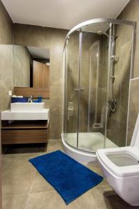 Bathroom sa Accra Luxury Apartments @ Pearl