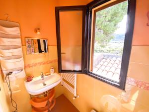 A bathroom at Scopello Home