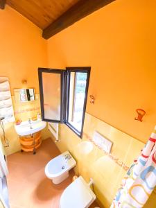 A bathroom at Scopello Home