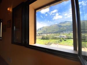 A general mountain view or a mountain view taken from the holiday home