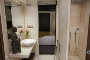 Łazienka w obiekcie HC6 Boutique Marbella - Adults Only
