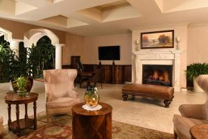 Gallery image of Woolley's Classic Suites Denver Airport in Aurora
